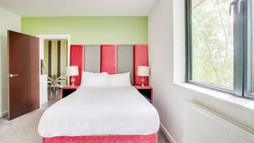 1 bedroom, bed sheets