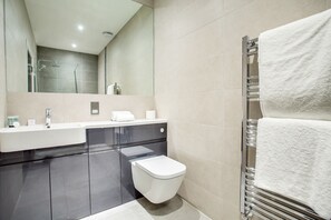 Classic Apartment, 1 Bedroom | Bathroom - Apartment in Milton Keynes Near Canary Karaoke (Milton Keynes)