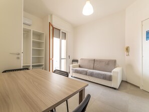 Comfort Apartment, 2 Bedrooms | Living room - Appealing Apartment in Baia Verde Near the Beach (Gallipoli)