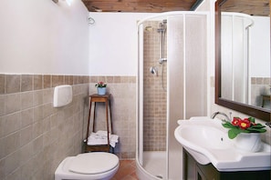 Shower - Mansion in Montefiascone With Swimming Pool (Montefiascone)