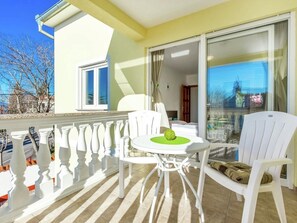 Maison Confort, 4 chambres | Balcon