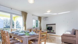 Living room - Contemporary Holiday Home in Dramalj With Swimming Pool (Crikvenica)
