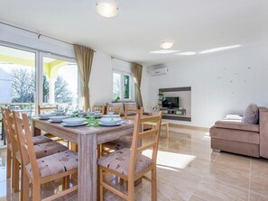 Living room - Contemporary Holiday Home in Dramalj With Swimming Pool (Crikvenica)