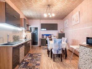 Maison Confort, 2 chambres | Restauration