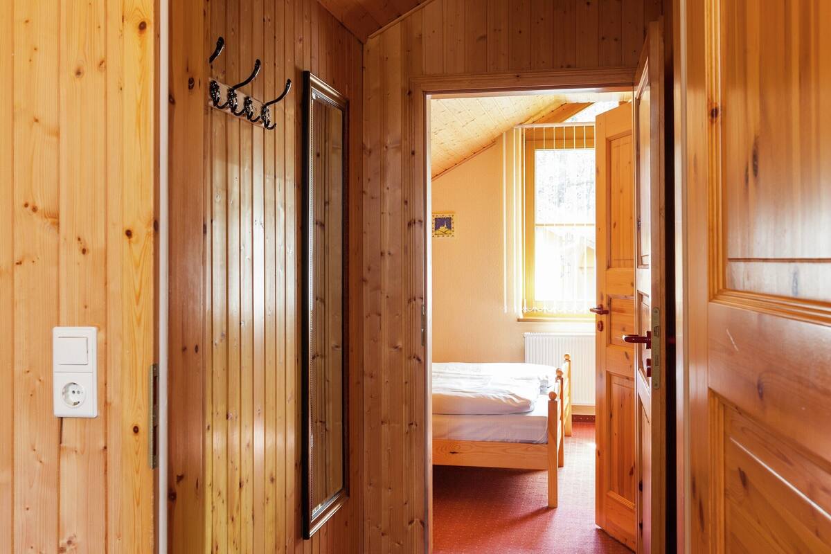 Comfort House, 4 Bedrooms | 6 bedrooms, individually furnished, bed sheets