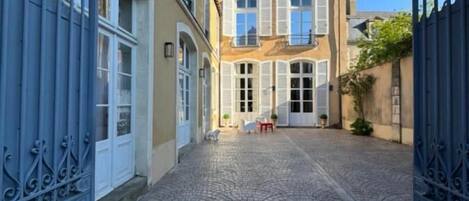 Façana frontal de l'allotjament