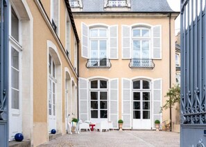 Literie de qualité supérieure, matelas mémoire de forme, bureau