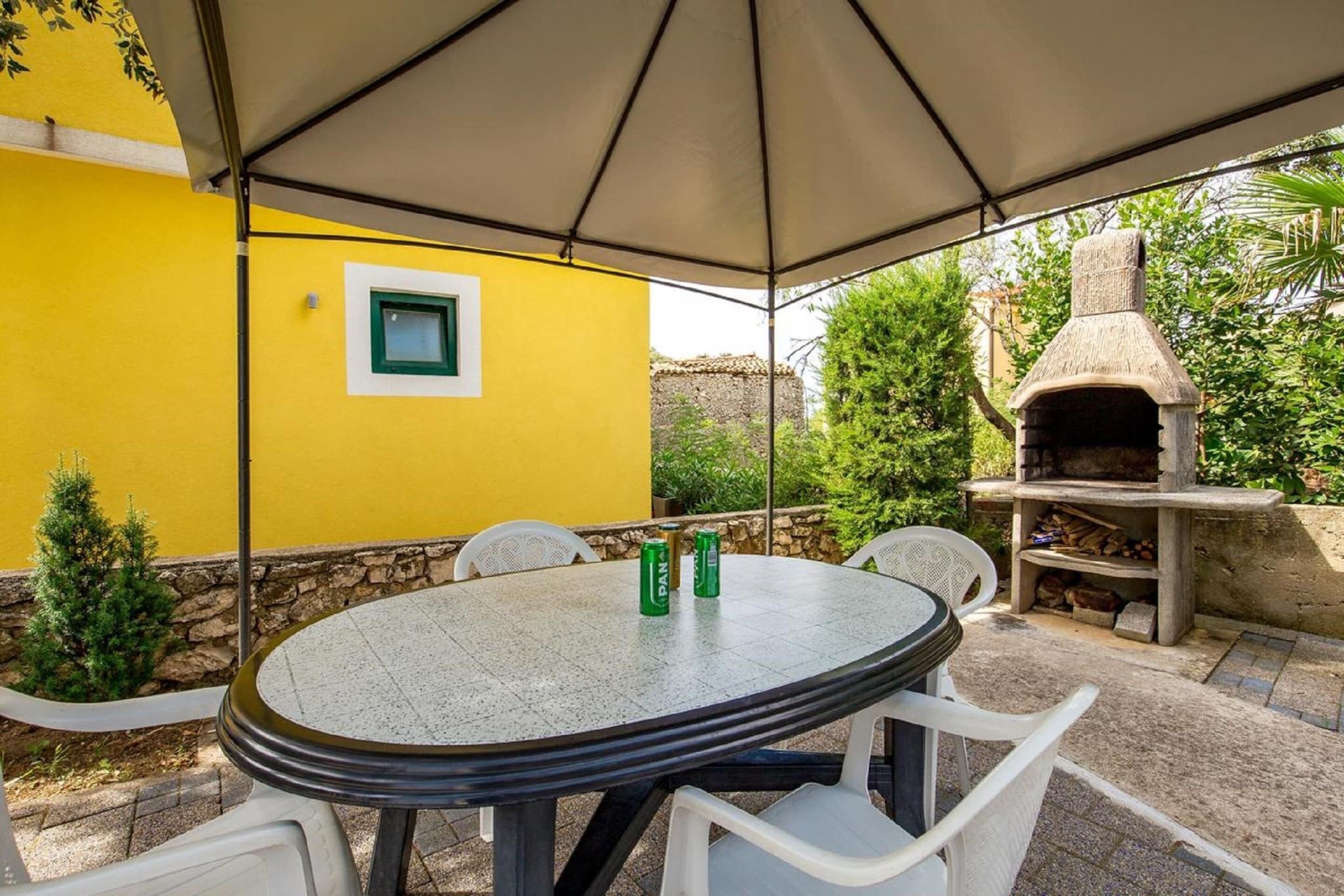 Klassiek appartement, 3 slaapkamers | Tuin