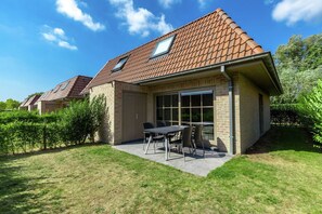 Exterior - Relaxing Holiday Home in Adinkerke With Fenced Garden (De Panne)