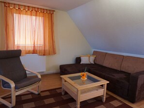 Classic Apartment, 1 Bedroom | Living room - Spacious Apartment in Wieck auf dem Darb (Wieck auf dem Darss)