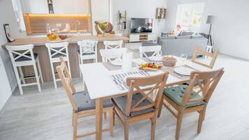 Fridge, microwave, oven, dishwasher