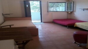 Room - Cosy Holiday Home in Preveza With Garden (Preveza)