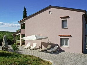 Exterior - Spacious Apartment in Rakalj With Garden (Marcana)