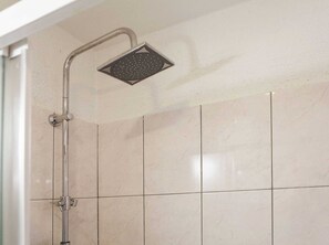 Bathroom | Shower - Countryside Getaway Close to the River and the sea (Omis)