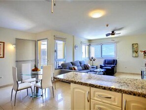 Klassiek appartement, 3 slaapkamers | Woonkamer