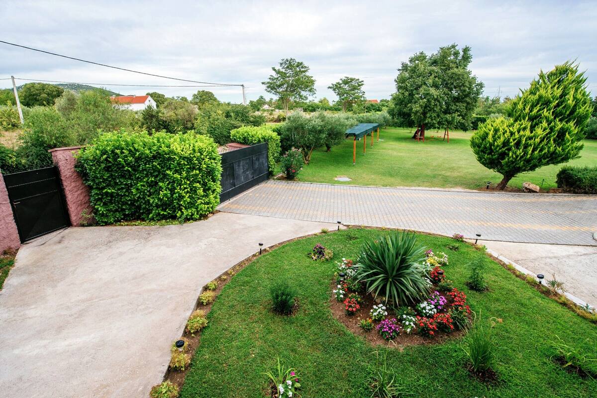 クラシック ハウス ベッドルーム (複数) | フロント