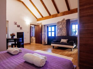 Classic-Haus, Mehrere Schlafzimmer | 10 Schlafzimmer, individuell eingerichtet, Bettwäsche