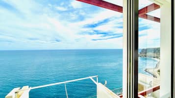 Classic Apartment, 2 Bedrooms | 2 bedrooms, individually furnished, bed sheets