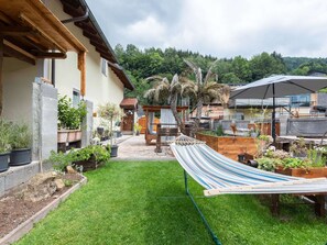 Comfort House, 2 Bedrooms | Garden - Modern Holiday Home in Pinsdorf With Garden (Pinsdorf)