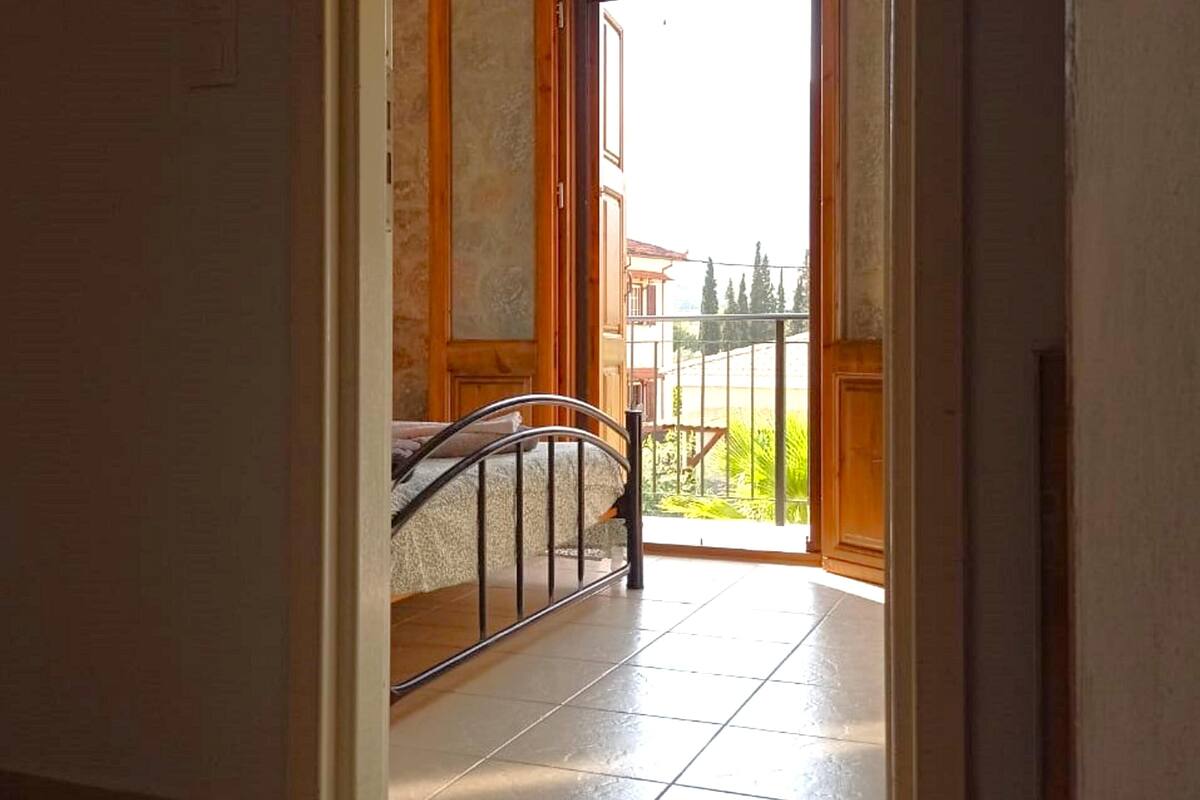 Classic Apartment, 3 Bedrooms | 4 bedrooms, bed sheets