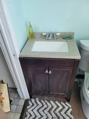 Apartment, 1 Bedroom, Garden View | Bathroom - Tower Of Little Italy (Niagara Falls)