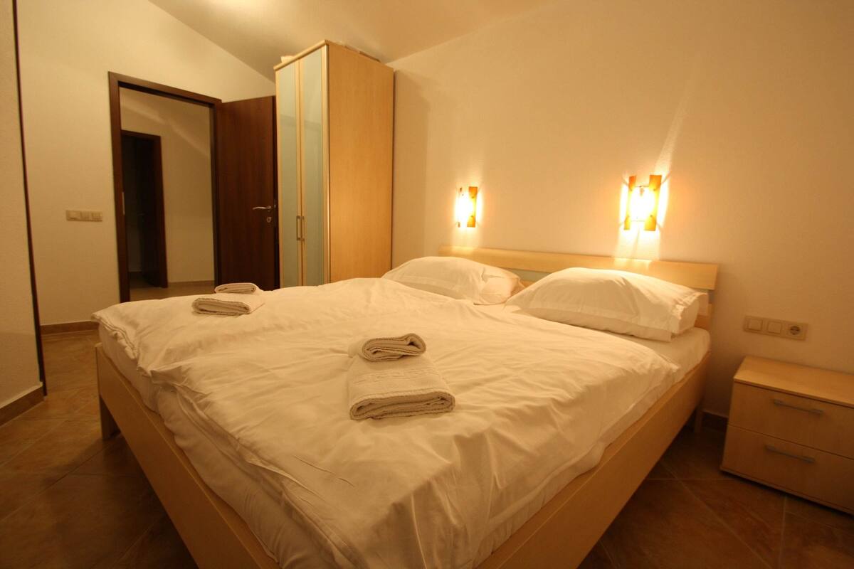 Classic House, 4 Bedrooms | 4 bedrooms, individually furnished, bed sheets
