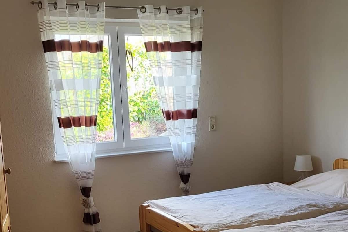 5 bedrooms, individually furnished, iron/ironing board