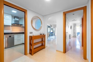 Comfort-Apartment, 2 Schlafzimmer | Rezeption