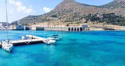 Refreshing Holiday Home in Favignana With Swimming Pool