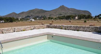 Refreshing Holiday Home in Favignana With Swimming Pool