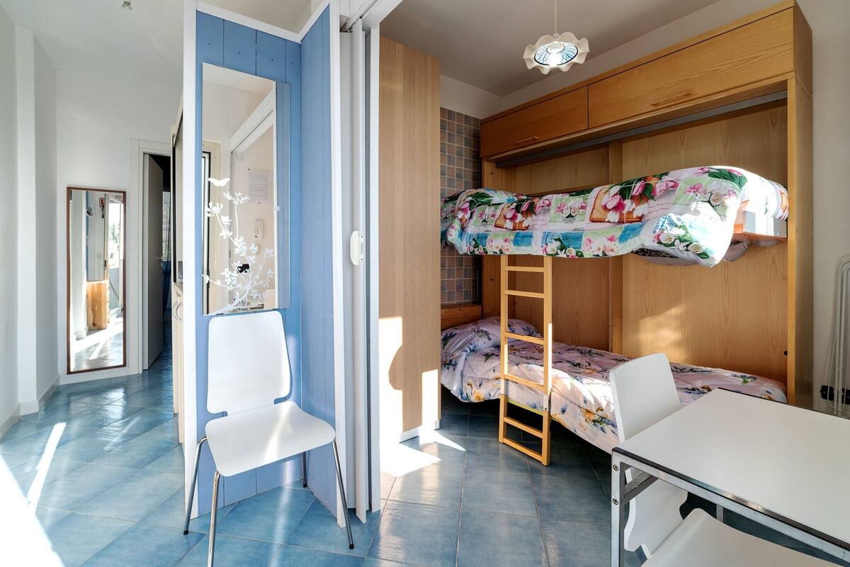 Comfort Apartment, 2 Bedrooms | 6 bilik tidur, cadar katil