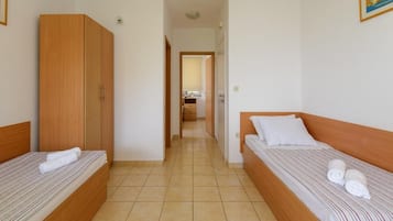 Classic Apartment, 2 Bedrooms | 4 bedrooms, bed sheets