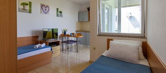 Homely Apartment in Sukosan Near Sea