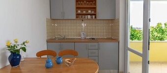 Homely Apartment in Sukosan Near Sea