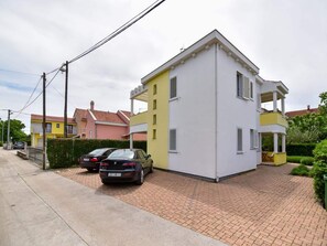 Apartamento luxo, 2 quartos | Fachada