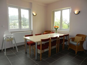 Comfort House, 4 Bedrooms | Dining