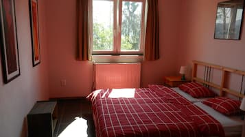 8 bedrooms, individually furnished, bed sheets