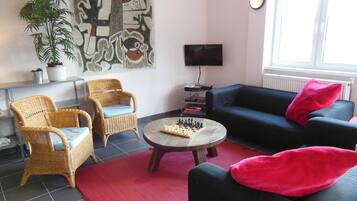 Nhà phong cách cổ điển, 4 phòng ngủ | Phòng khách | Đầu đĩa DVD