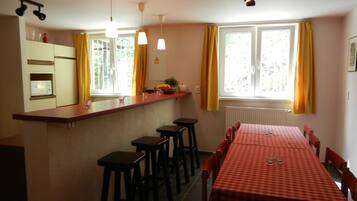 Comfort House, 4 Bedrooms | Private kitchen | Fridge, microwave, oven, stovetop