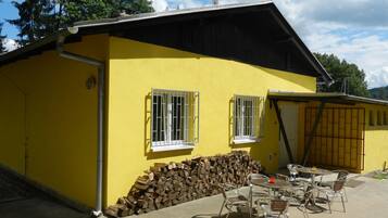 Comfort House, 4 Bedrooms | Balcony