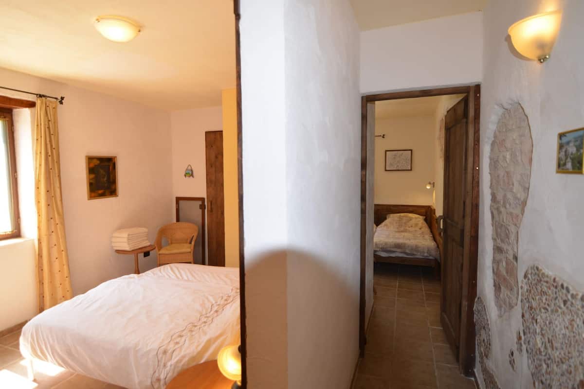Deluxe cottage, 3 slaapkamers | 2 slaapkamers, individueel gemeubileerd, beddengoed