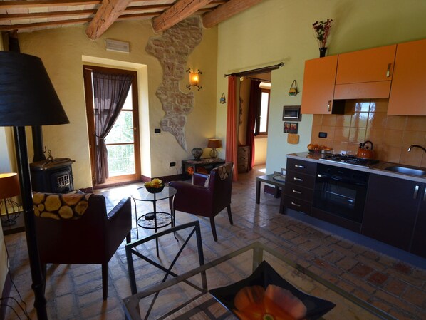 Classic Cottage, 1 Bedroom | Living room