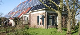 Authentic Farmhouse in Pingjum With Hot Tub
