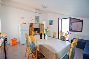 Living room - Charming Apartment in Banjole Near Sea (Medulin)