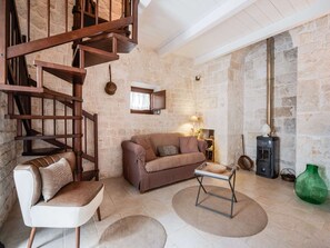 Cottage tiện nghi đơn giản, 2 phòng ngủ | Phòng khách | Đầu đĩa DVD