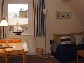 Deluxe Apartment, 2 Bedrooms | Dining - Modern Apartment in Wismar Near Sea (Wismar)