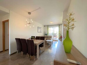 Living room - Appealing Apartment in Roquetas de Mar Near Golf Course (Roquetas de Mar)