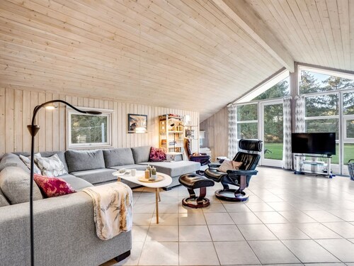 "Ayna" - 50m from the sea by Interhome