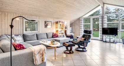 "Ayna" - 50m from the sea by Interhome