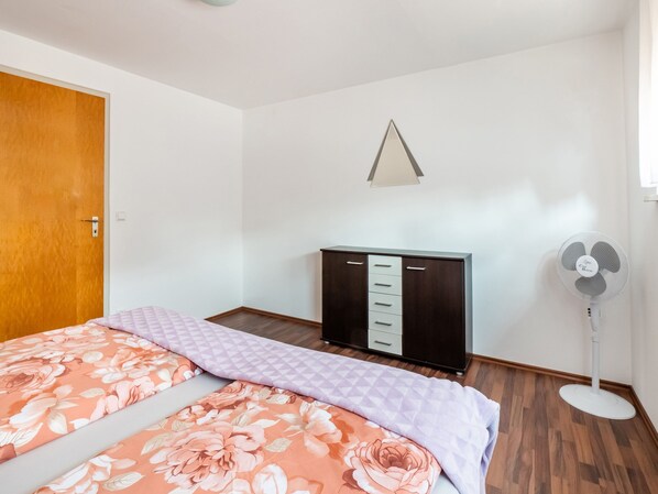 Classic House, 3 Bedrooms | 3 bedrooms, bed sheets - Holiday Home in Mahlberg in the Ortenau District (Mahlberg)